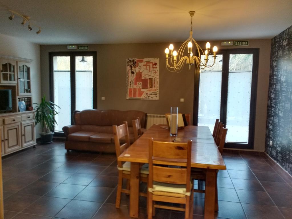 Pensjonat Casa Tau Larrasoana Zewnętrze zdjęcie